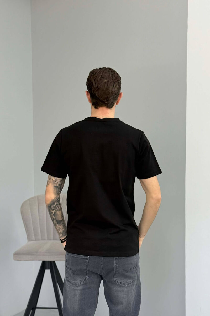 T-SHIRT I THJESHTË ME SHKRIME PËR MESHKUJ NË NGJYRËN E ZEZE - 4