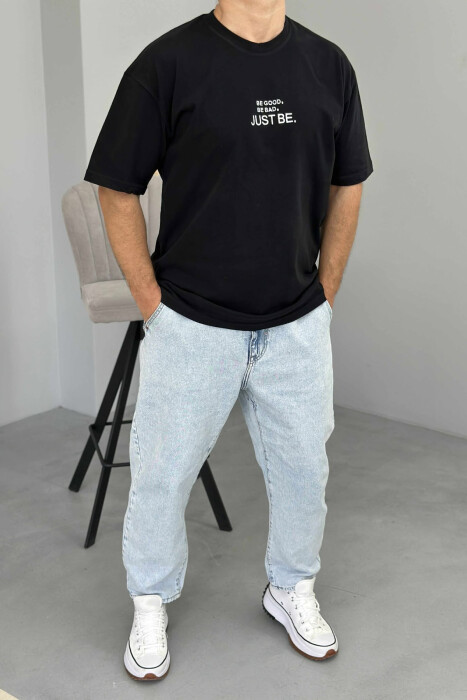 T-SHIRT I THJESHTË ME SHKRIME PËR MESHKUJ NË NGJYRËN E ZEZË - 1