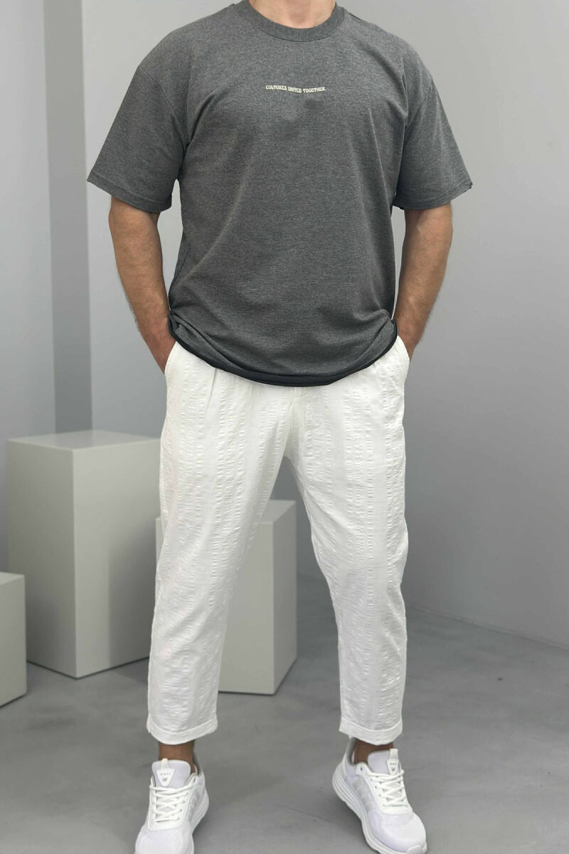 T-SHIRT I THJESHTË ME SHKRIME PËR MESHKUJ NË NGJYRËN GRI - 1