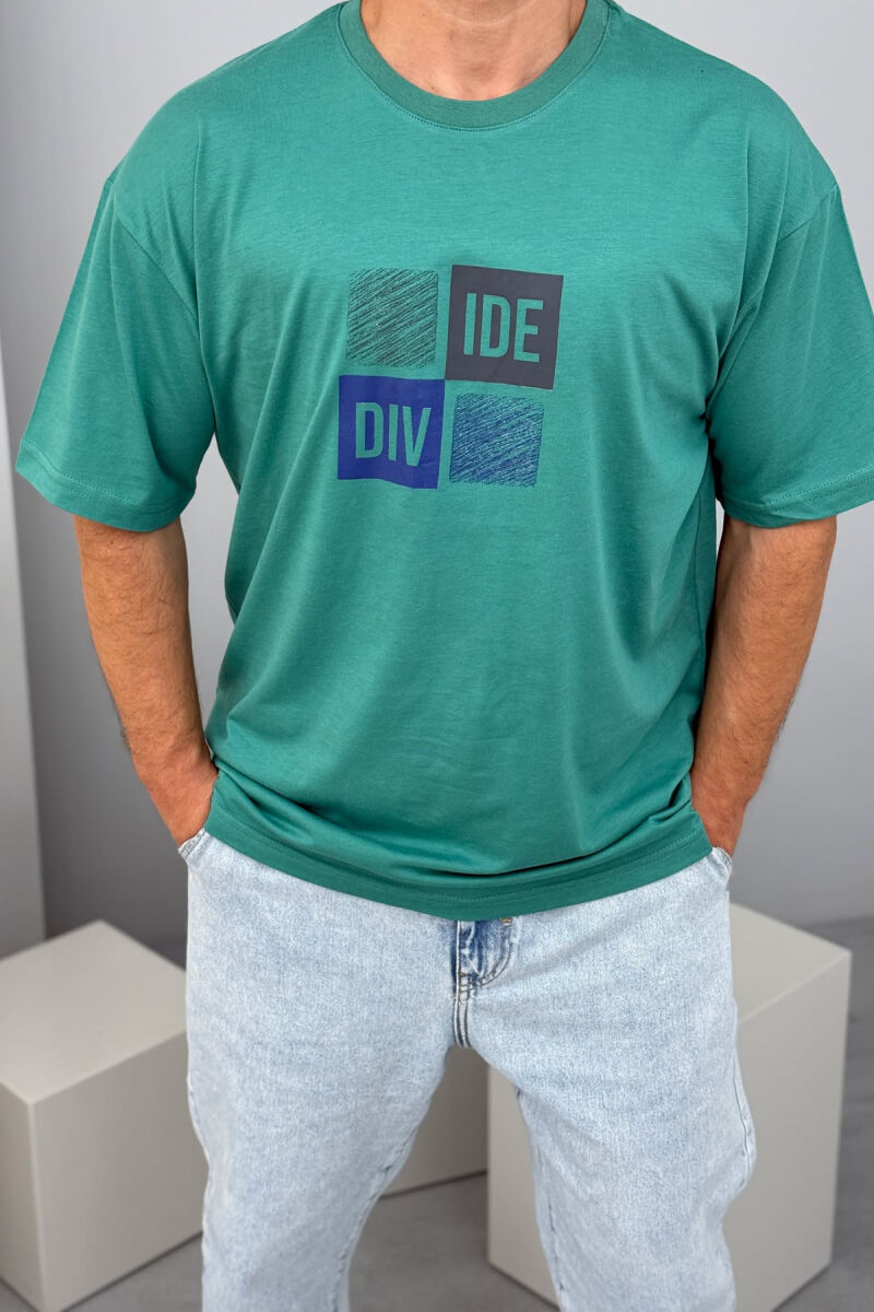 T-SHIRT I THJESHTË ME SHKRIME PËR MESHKUJ NË NGJYRËN JESHILE - 2