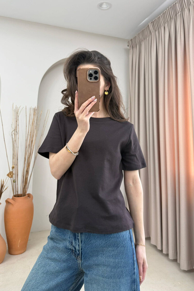 T-SHIRT I THJESHTE NJE NGJYRESH PER FEMRA NE NGJYRE KAFE - 1