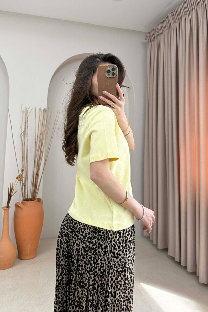 T-SHIRT I THJESHTE NJE NGJYRESH PER FEMRA NE NGJYRE TE VERDHE - 2