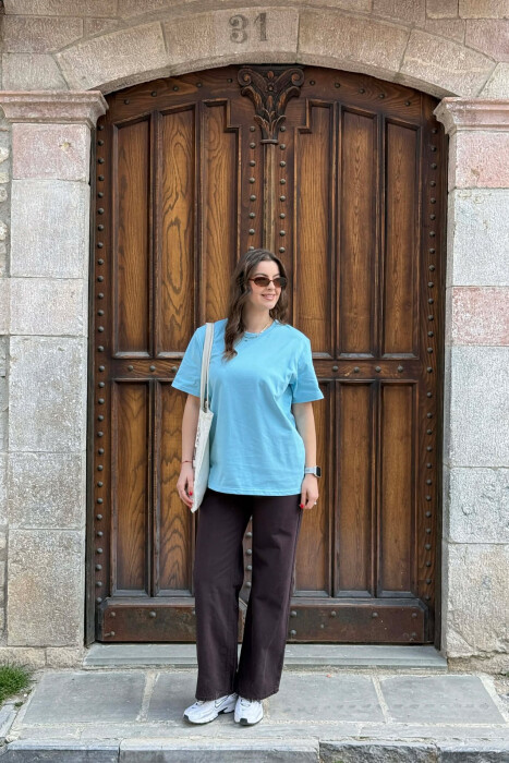 T-SHIRT I THJESHTE PER FEMRA NE NGJYRE BLU TE ZBARDHUR + 6 PALE ÇORAPE DHURATE - 6