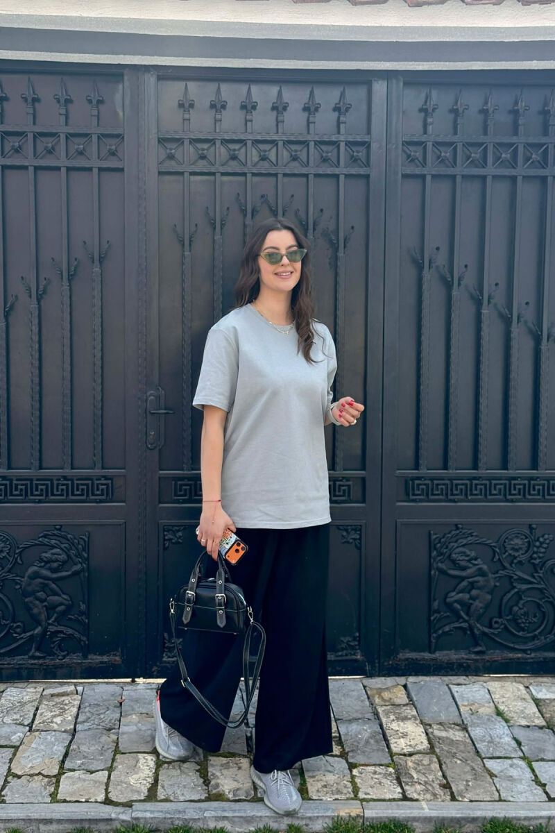 T-SHIRT I THJESHTE PER FEMRA NE NGJYRE GRI + 6 PALE ÇORAPE DHURATE - 6