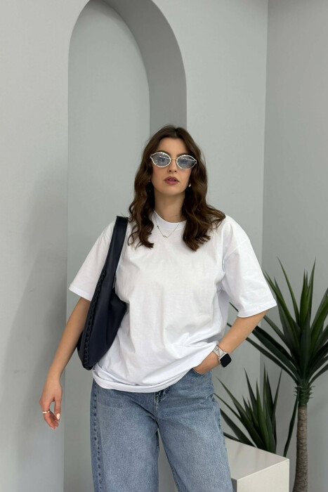 T-SHIRT I THJESHTE PER FEMRA NE NGJYRE TE BARDHE + 6 PALE ÇORAPE DHURATE - KLAUDIO FASHION