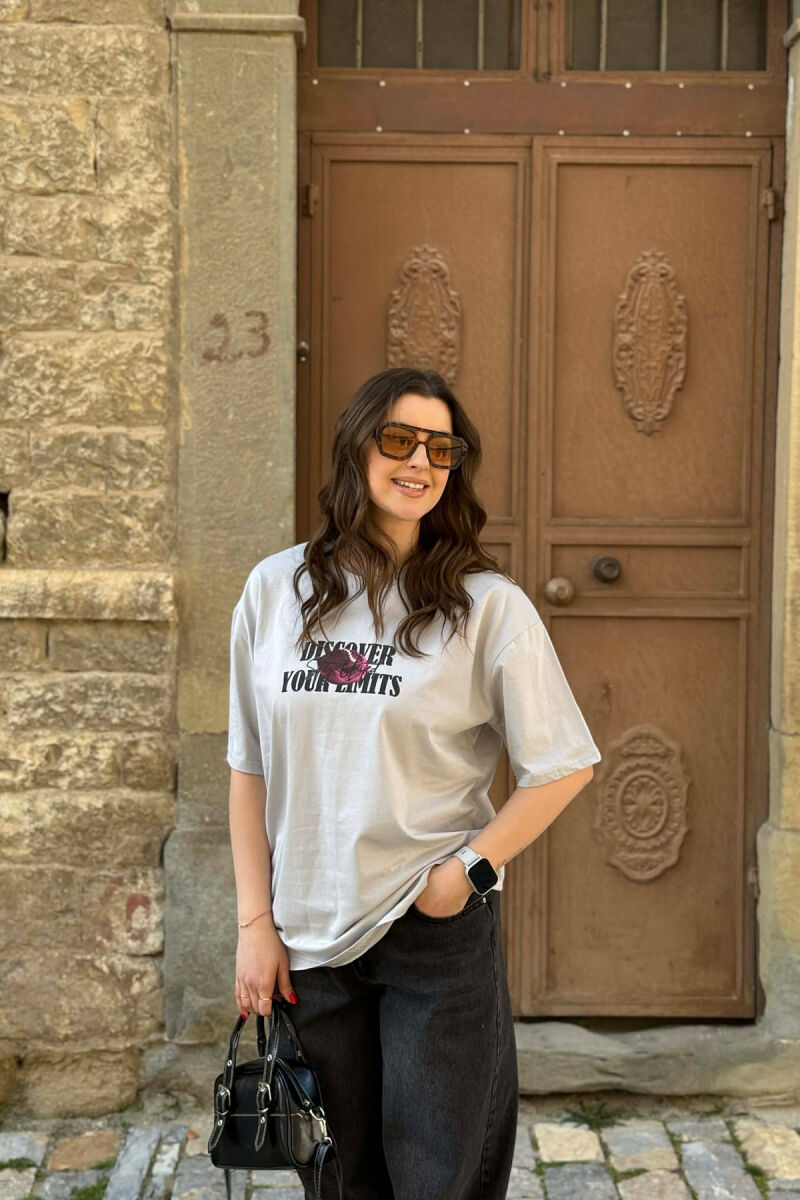 T-SHIRT I THJESHTE PER FEMRA NE NGJYRE GRI TE ZBARDHUR + 6 PALE ÇORAPE DHURATE - 1