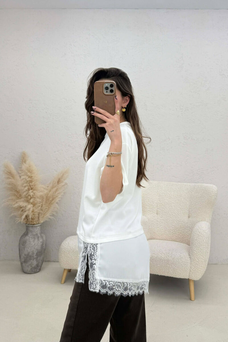 T-SHIRT ME DETAJ SATENI PER FEMRA NE NGJYRE TE BARDHE - 3