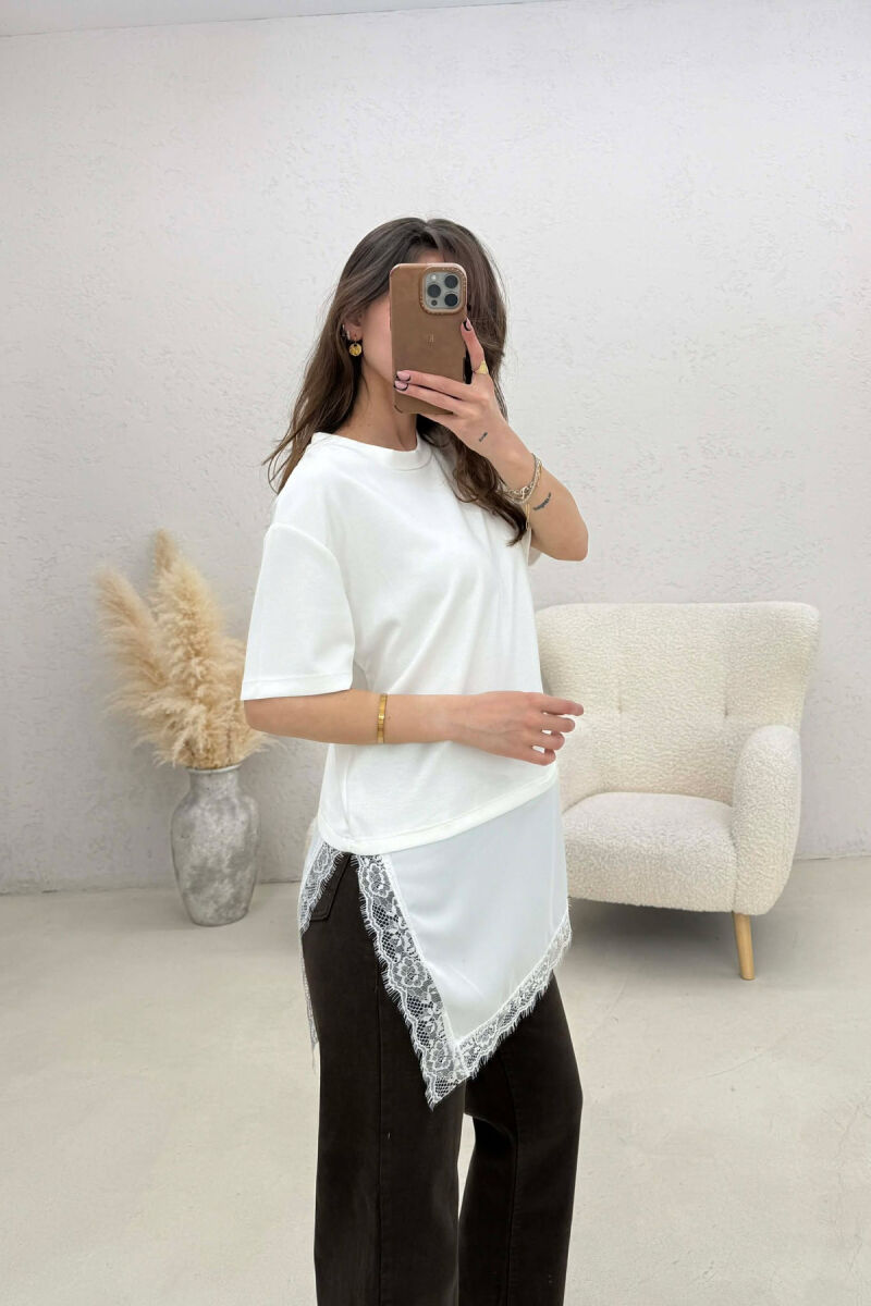 T-SHIRT ME DETAJ SATENI PER FEMRA NE NGJYRE TE BARDHE - 4