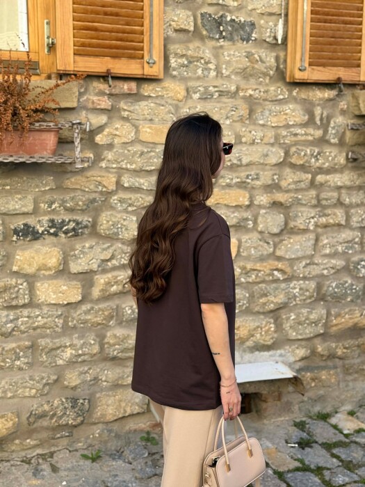 T-SHIRT ME IMAZH NE PJESEN PARA PER FEMRA NE NGJYRE KAFE - 4