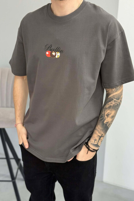 T-SHIRT ME IMAZH NE PJESEN PAS PER MESHKUJ NE NGJYRE GRI TE ERRET - 2