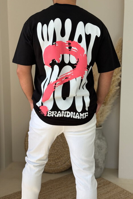 T-SHIRT ME SHKRIME DHE DIZAJN PËR MESHKUJ NË NGJYRËN E ZEZË - 3