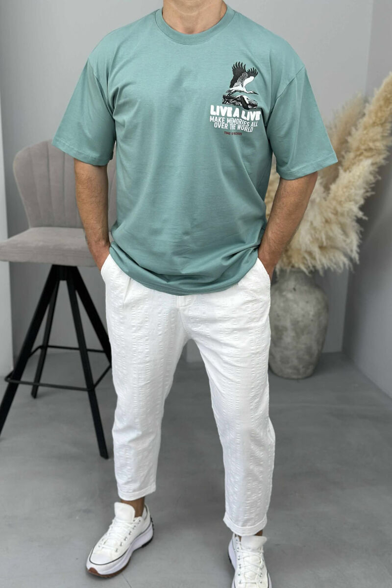 T-SHIRT ME SHKRIME DHE IMAZH PËR MESHKUJ NË NGJYRËN MENTE E ERRËT - 4