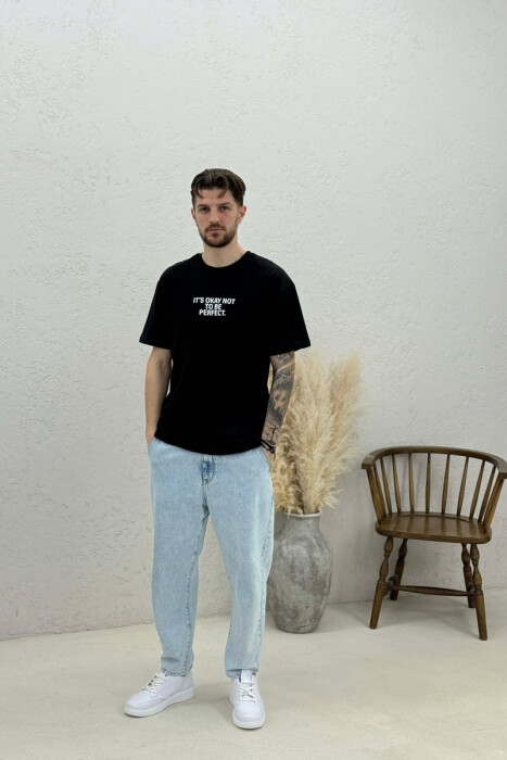 T-SHIRT ME SHKRIME PARA & PAS PER MESHKUJ NE NGJYRE TE ZEZE - 2