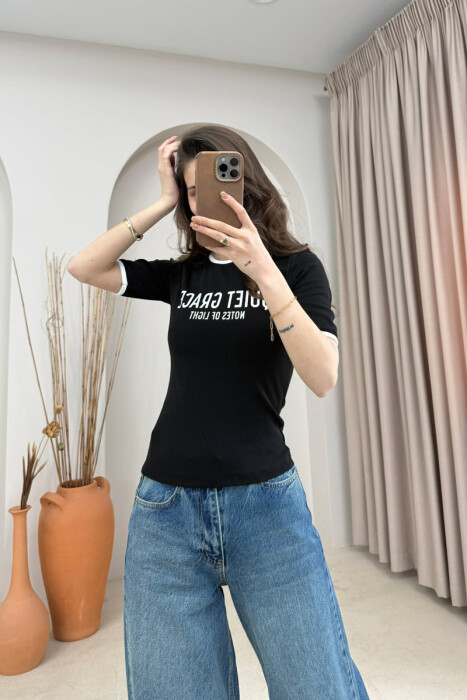 T-SHIRT ME SHKRIME PER FEMRA NE NGJYRE TE ZEZE - 2