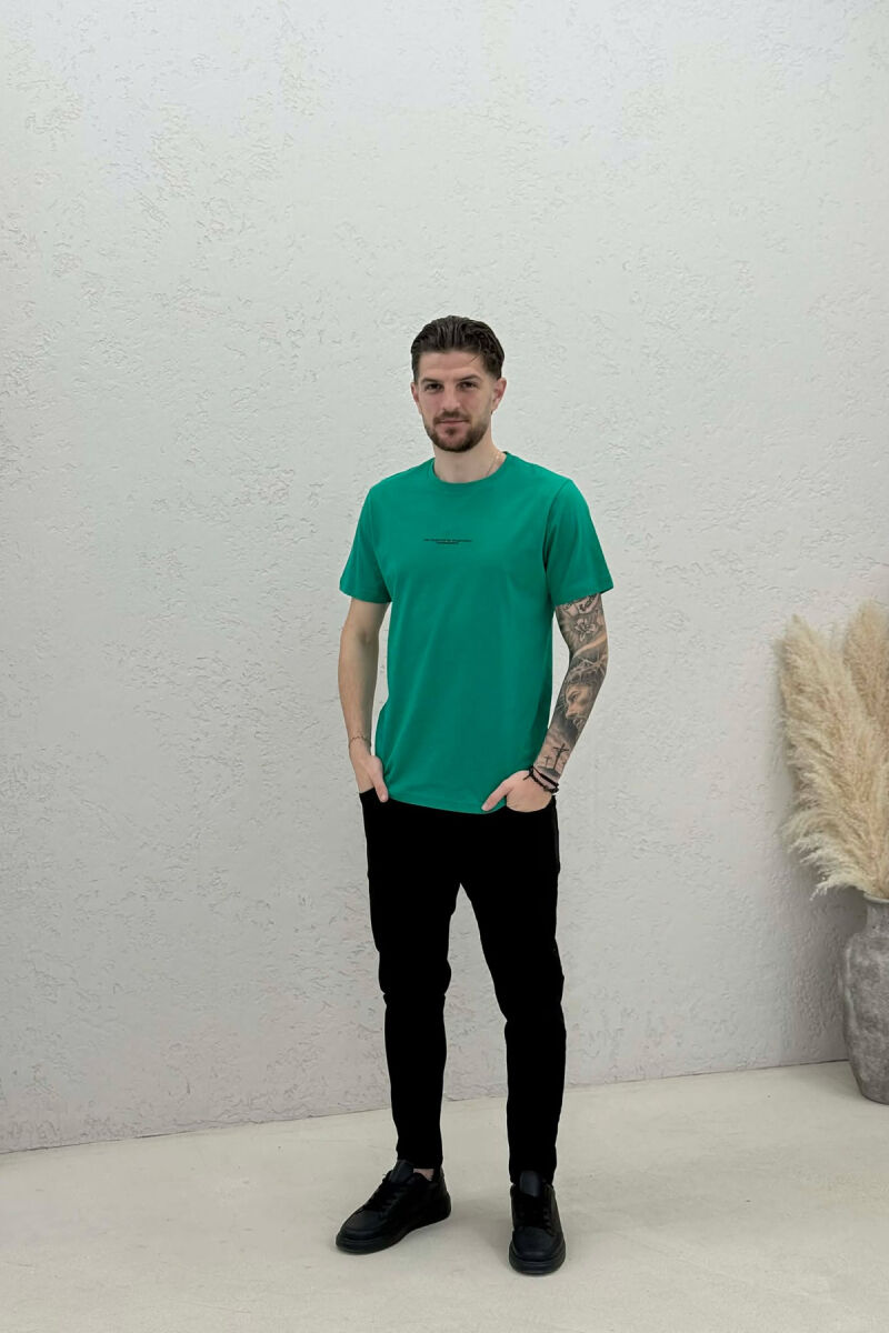 T-SHIRT ME SHKRIME TE VOGLA PER MESHKUJ NE NGJYRE JESHILE - 2