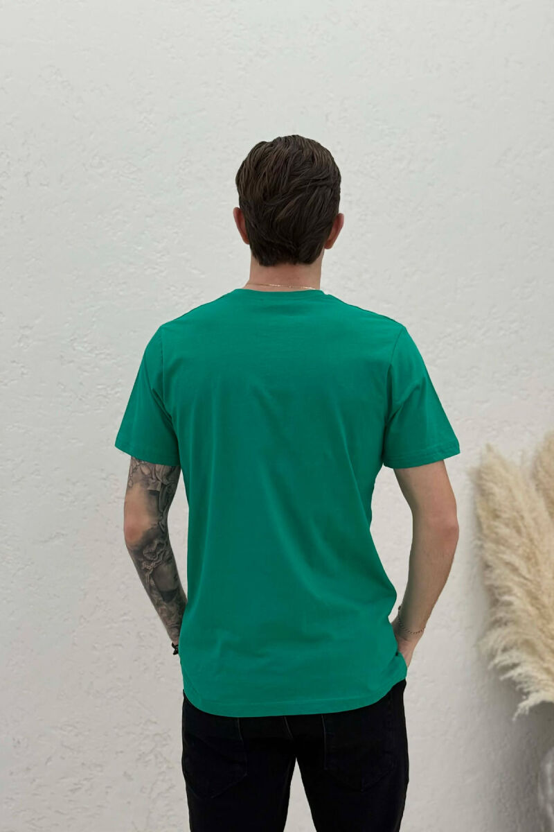 T-SHIRT ME SHKRIME TE VOGLA PER MESHKUJ NE NGJYRE JESHILE - 4