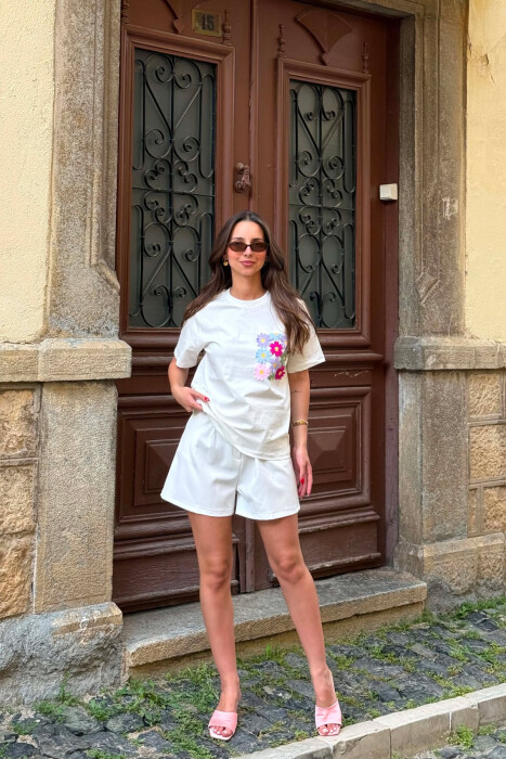 T-SHIRT ME XHEP ME QENDISJE PER FEMRA NE NGJYRE TE BARDHE - 6