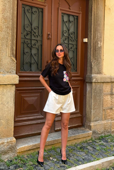 T-SHIRT ME XHEP ME QENDISJE PER FEMRA NE NGJYRE TE ZEZE - 5