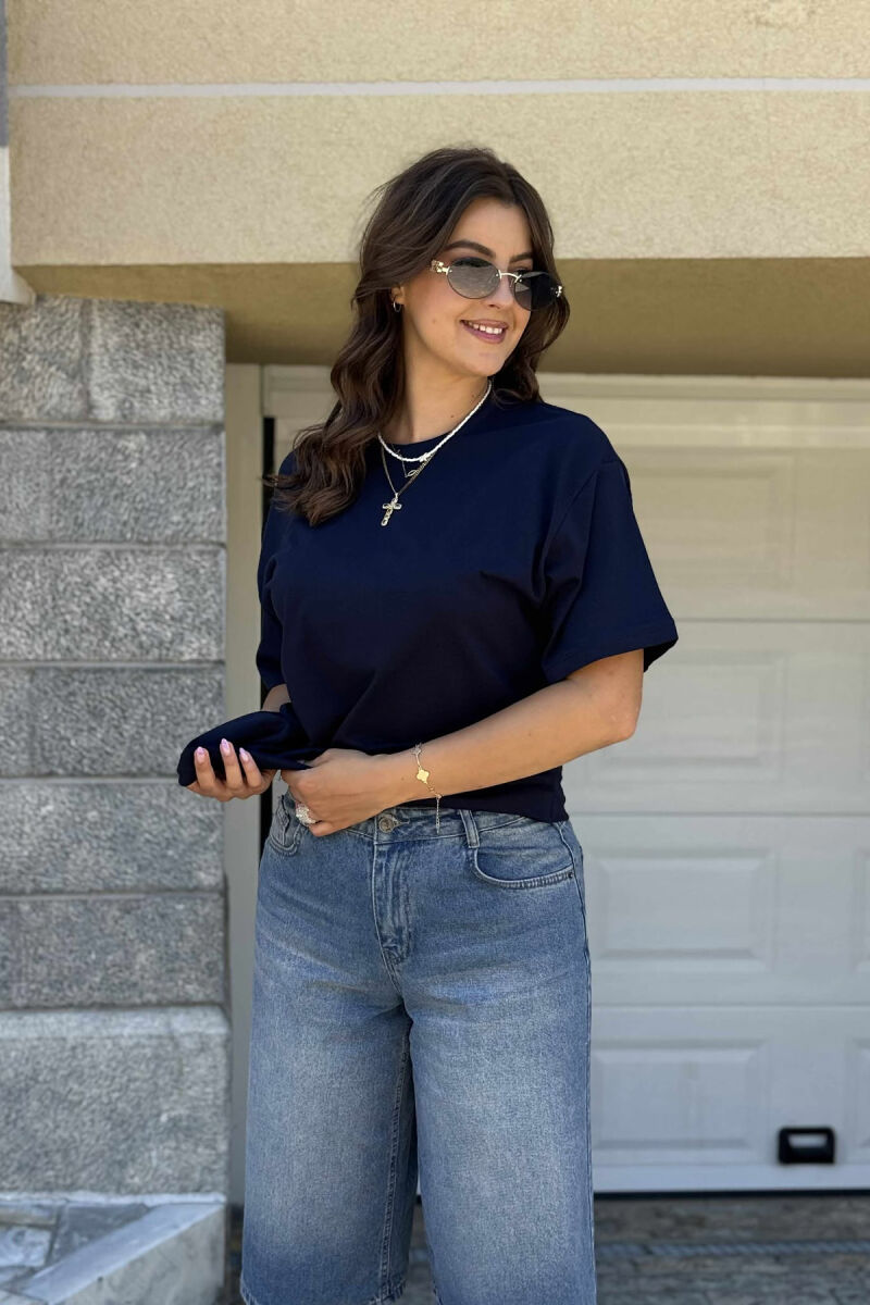 T-SHIRT NJË NGJYRËSH I THJESHTË PËR FEMRA NË NGJYRËN BLU - 3