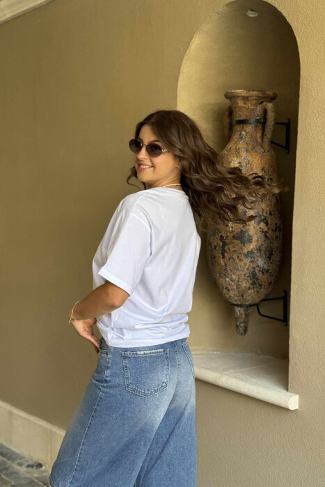 T-SHIRT NJË NGJYRËSH I THJESHTË PËR FEMRA NË NGJYRËN E BARDHË - 4