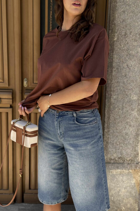 T-SHIRT NJË NGJYRËSH I THJESHTË PËR FEMRA NË NGJYRËN KAFE - 3