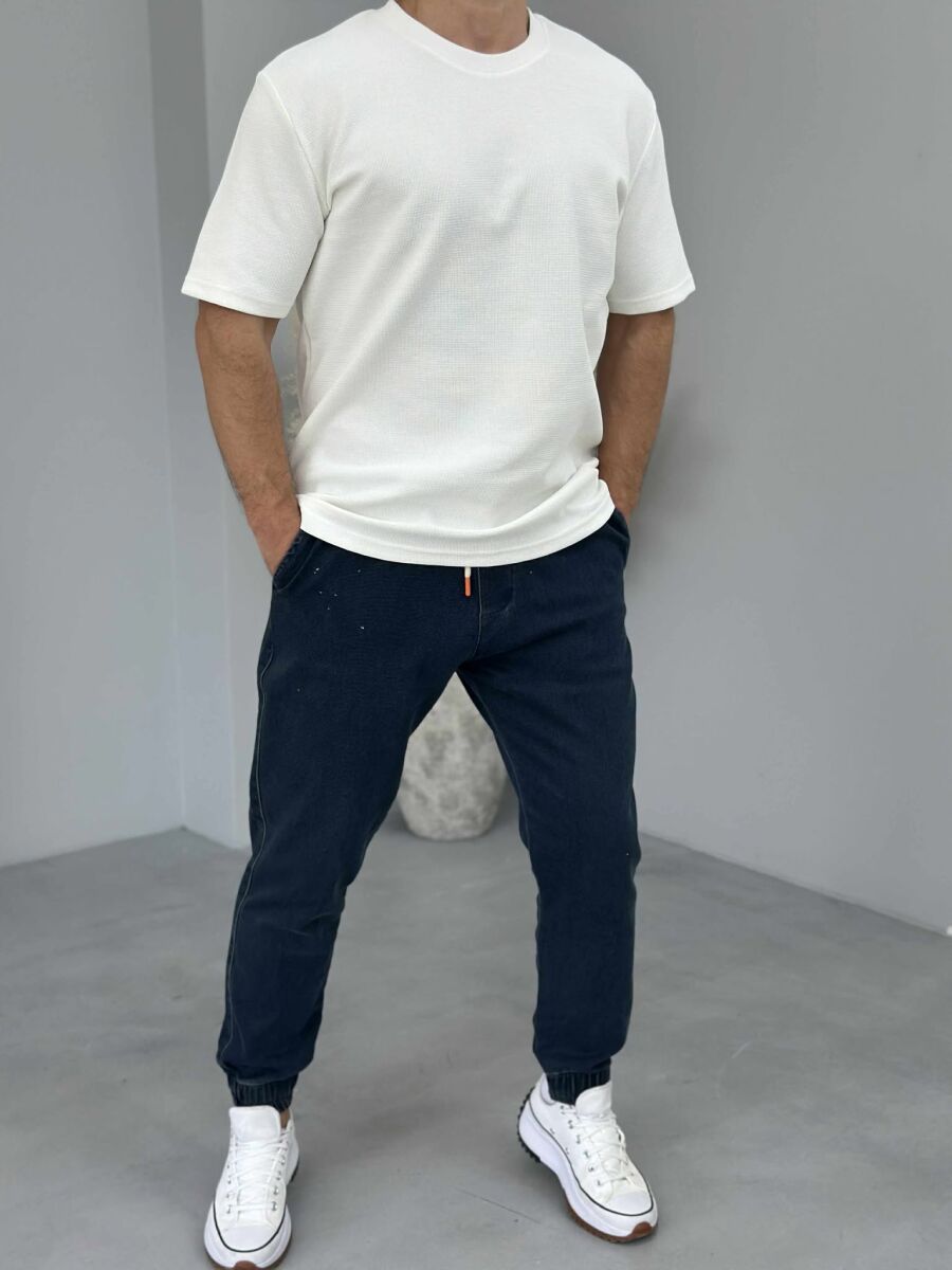 T-SHIRT NJË NGJYRËSH I THJESHTË PËR MESHKUJ NË NGJYRËN E BARDHË - 2