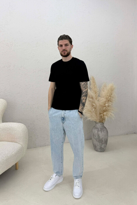 T-SHIRT NJË NGJYRËSH I THJESHTË PËR MESHKUJ NË NGJYRËN E ZEZË - 3