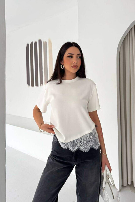 T-SHIRT NJE NGJYRESH ME DETAJ DANTELLE PER FEMRA NE NGJYRE TE BARDHE - 2