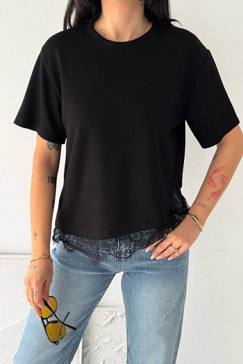 T-SHIRT NJE NGJYRESH ME DETAJ DANTELLE PER FEMRA NE NGJYRE TE ZEZE - 2
