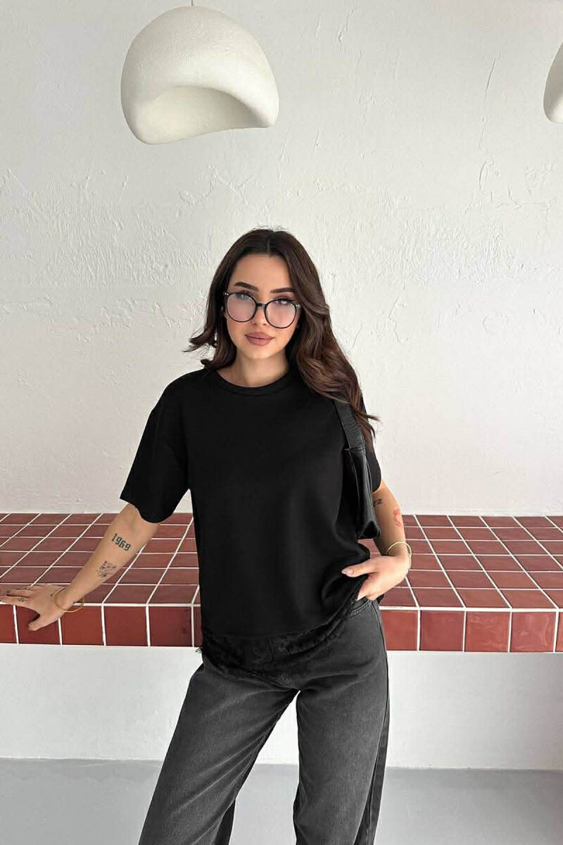 T-SHIRT NJE NGJYRESH ME DETAJ DANTELLE PER FEMRA NE NGJYRE TE ZEZE - 4