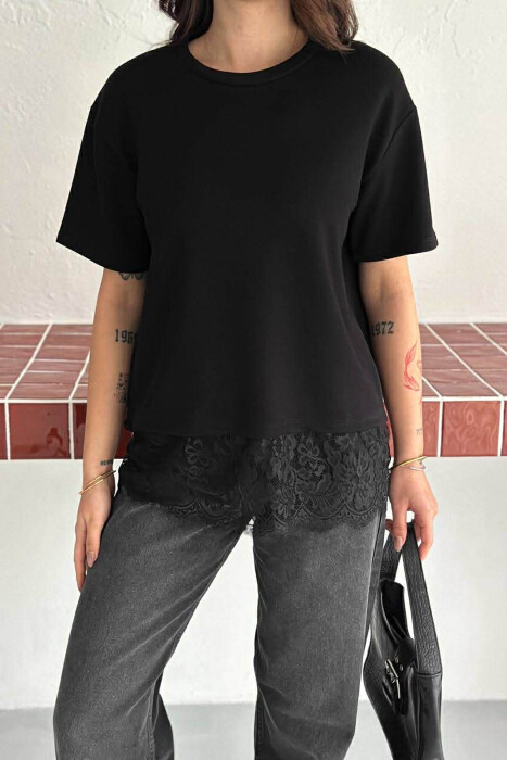 T-SHIRT NJE NGJYRESH ME DETAJ DANTELLE PER FEMRA NE NGJYRE TE ZEZE - 5