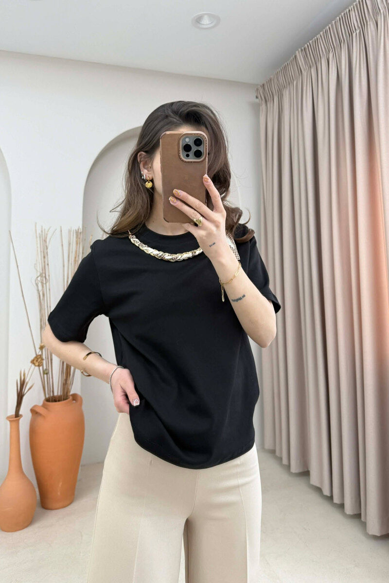 T-SHIRT NJE NGJYRESH ME DETAJ SHALLI PER FEMRA NE NGJYRE TE ZEZE - 1