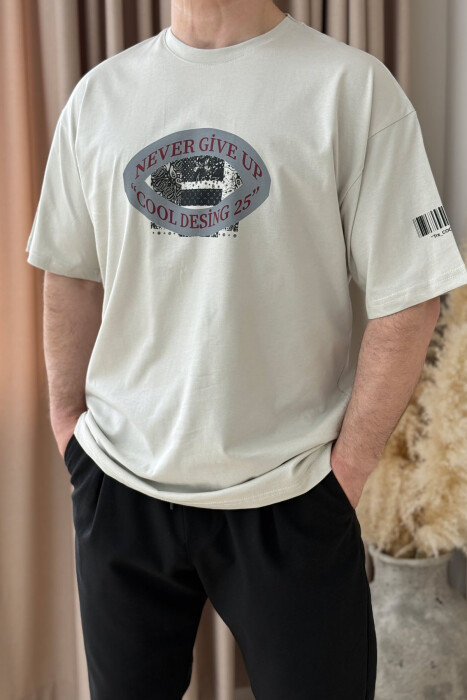 T-SHIRT NJË NGJYRËSH ME DIZAJN PËR MESHKUJ NË NGJYRËN BEZHË E ZBARDHUR - 1