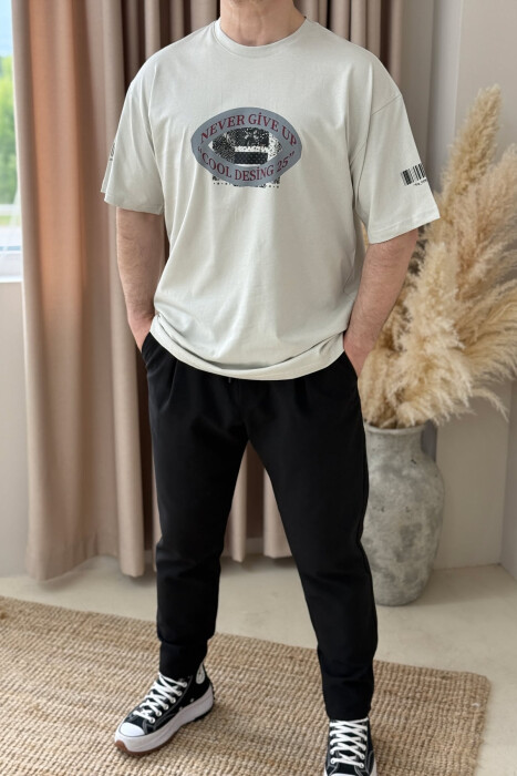 T-SHIRT NJË NGJYRËSH ME DIZAJN PËR MESHKUJ NË NGJYRËN BEZHË E ZBARDHUR - 2