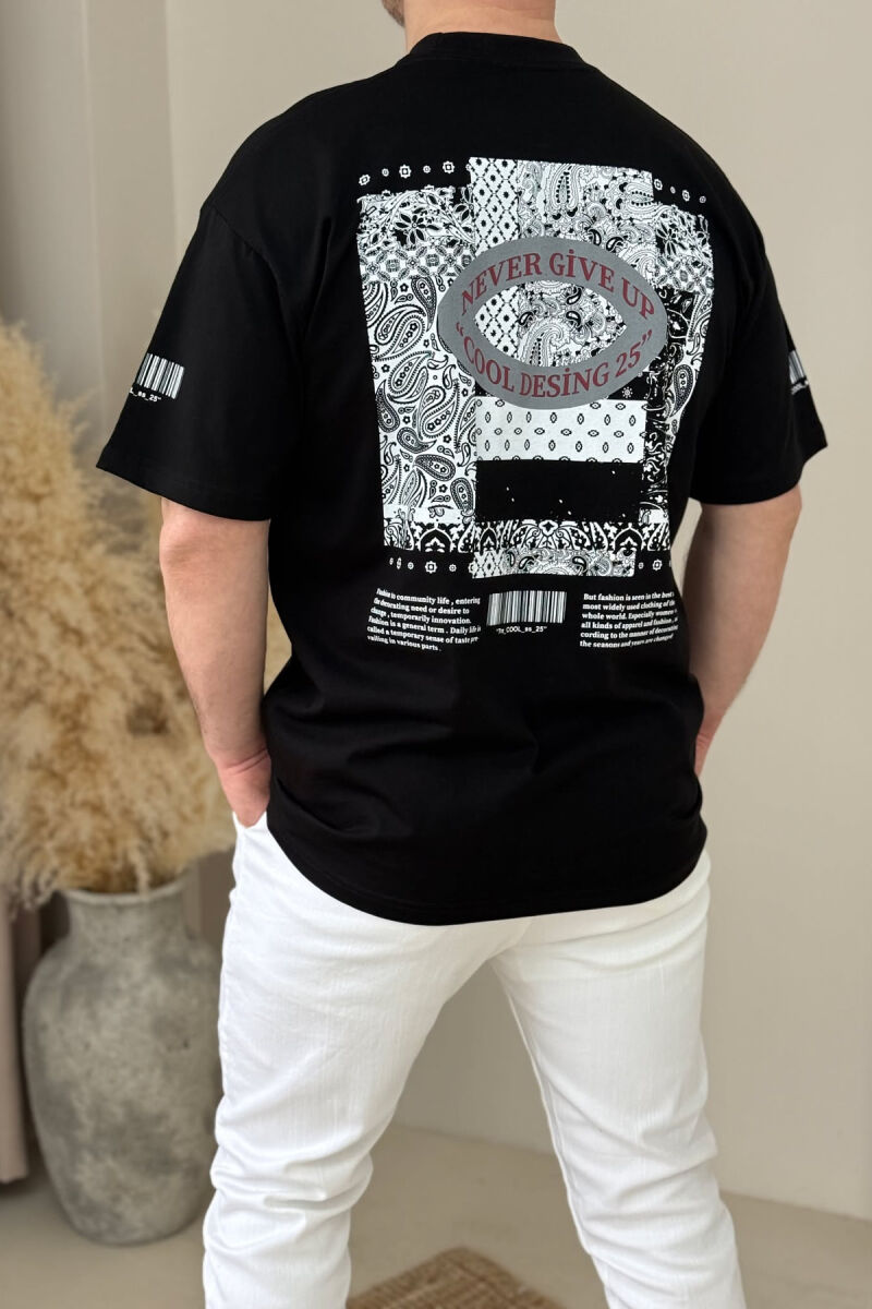 T-SHIRT NJË NGJYRËSH ME DIZAJN PËR MESHKUJ NË NGJYRËN E ZEZË - 3