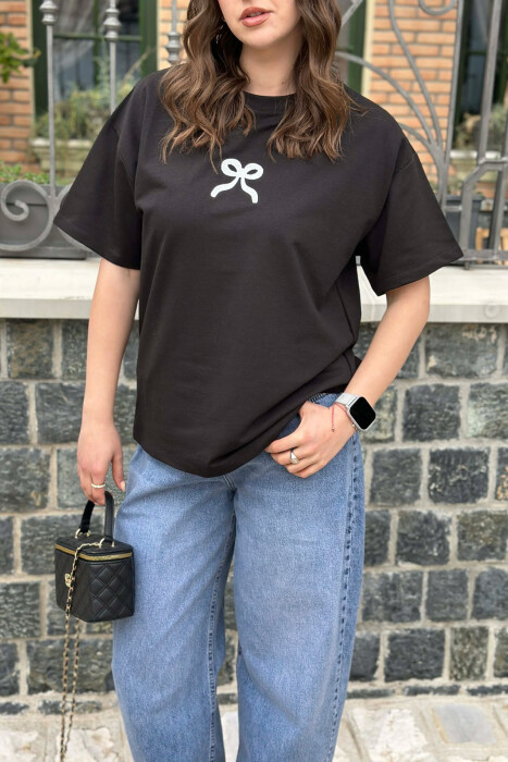 T-SHIRT NJE NGJYRESH ME DIZAJNIN E FJONGOS PER FEMRA NE NGJYRE TE ZEZE - 4