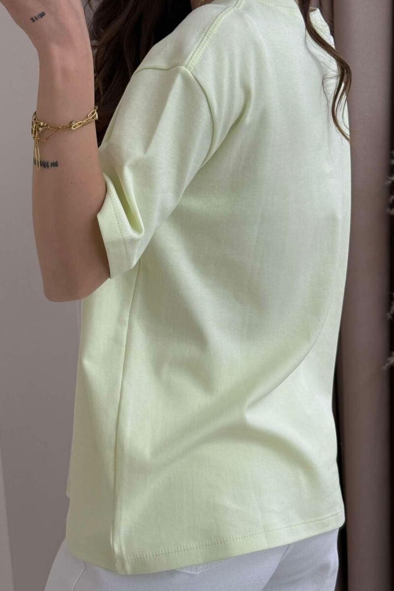 T-SHIRT NJË NGJYRËSH ME IMAZHIN E ARUSHIT PËR FEMRA NË NGJYRËN JESHILE E ZBARDHUR - 4