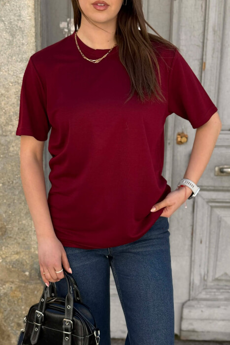 T-SHIRT NJE NGJYRESH ME JAKE TE RRUMBULLAKET PER FEMRA NE NGJYRE VISHNJE + 6 PALE ÇORAPE DHURATE - 5