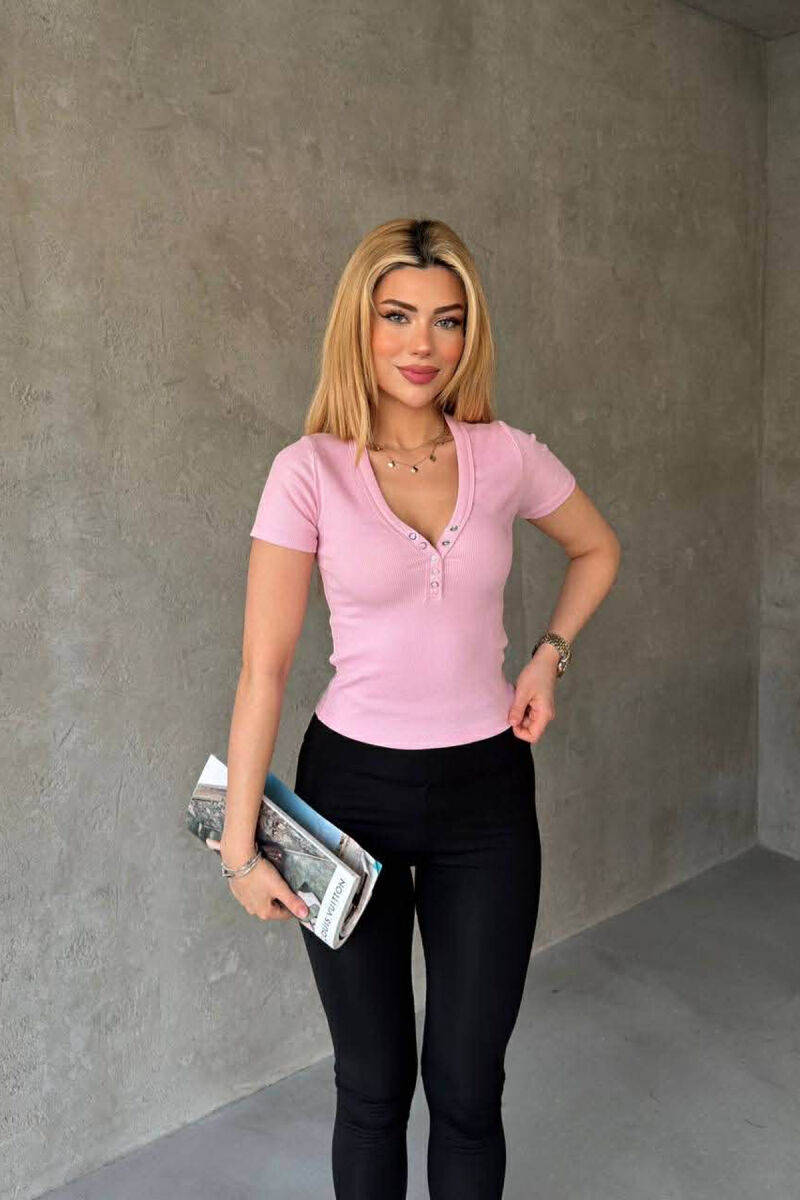 T-SHIRT NJE NGJYRESH ME JAKE V PER FEMRA NE NGJYRE ROZE - 2