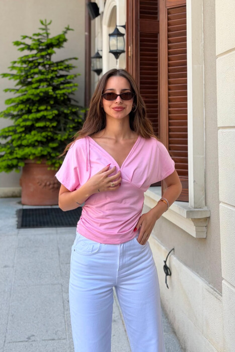 T-SHIRT NJE NGJYRESH ME JAKE V PER FEMRA NE NGJYRE ROZE - 7