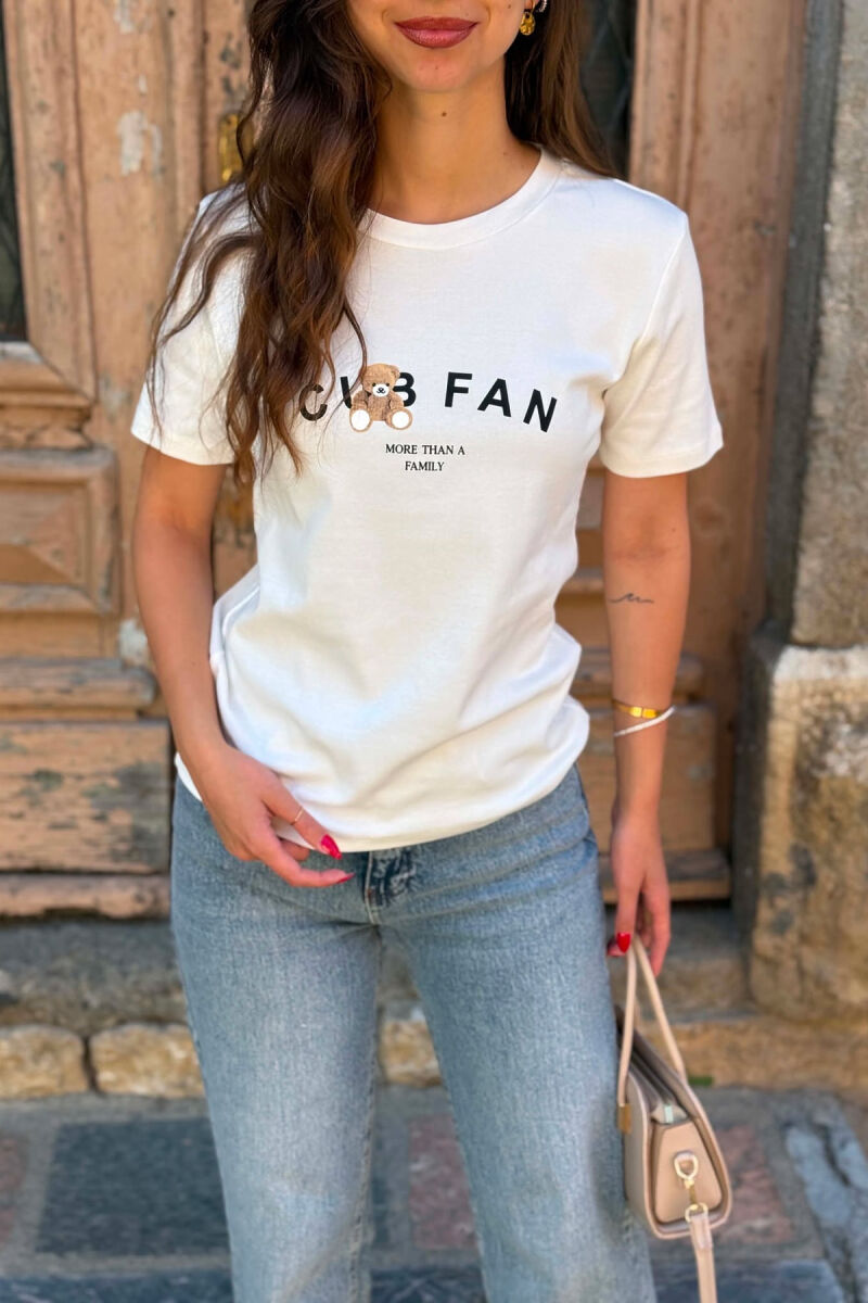 T-SHIRT NJE NGJYRESH ME LOGO DHE SHKRIME PER FEMRA NE NGJYRE TE BARDHE - 4