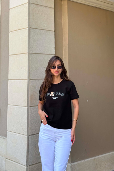 T-SHIRT NJE NGJYRESH ME LOGO DHE SHKRIME PER FEMRA NE NGJYRE TE ZEZE - 1