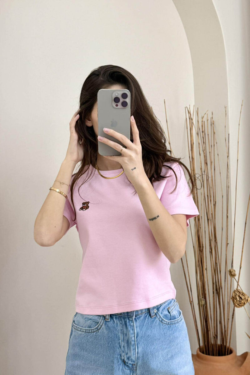 T-SHIRT NJË NGJYRËSH ME LOGON E ARUSHIT PËR FEMRA NË NGJYRËN ROZË - 1