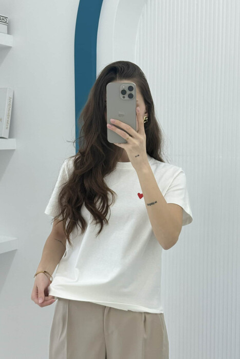 T-SHIRT NJË NGJYRËSH ME LOGON E ZEMRËS PËR FEMRA NË NGJYRËN E BARDHË - 4