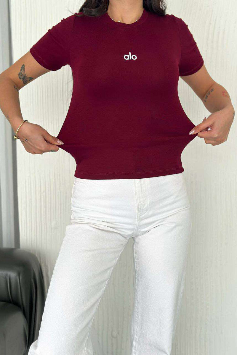 T-SHIRT NJË NGJYRËSH ME SHKRIM PËR FEMRA NË NGJYRËN VISHNJË - 3