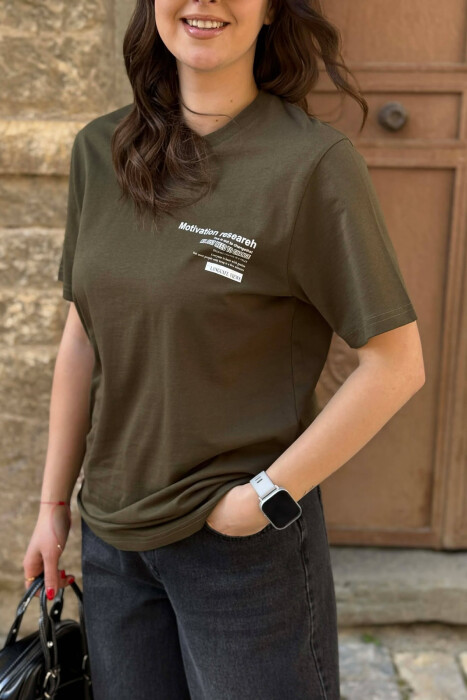 T-SHIRT NJE NGJYRESH ME SHKRIME PER FEMRA NE NGJYRE JESHILE + 6 PALE ÇORAPE DHURATE - 3