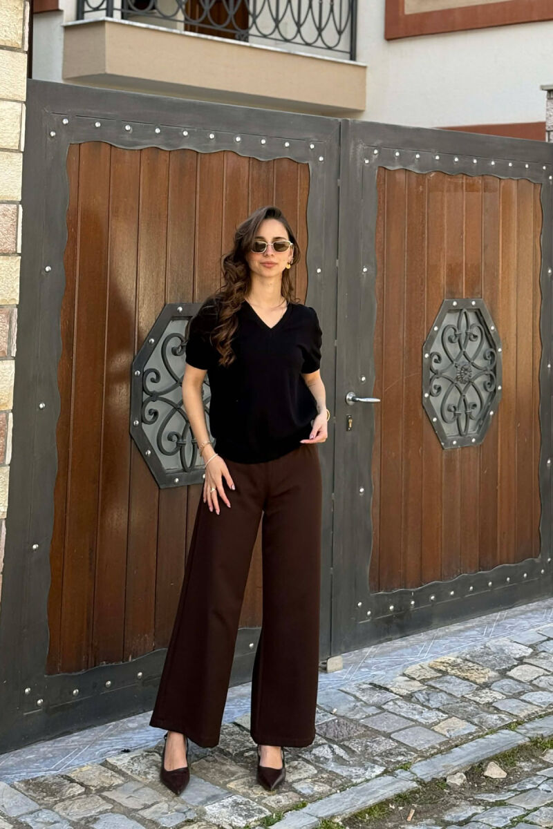 T-SHIRT NJE NGJYRESH ME JAKE V PER FEMRA NE NGJYRE TE ZEZE - 5