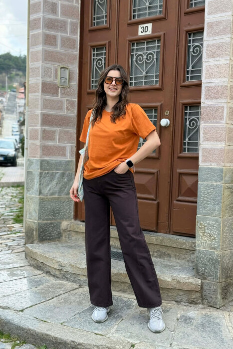 T-SHIRT NJE NGJYRESH PER FEMRA NE NGJYRE TULLE + 6 PALE ÇORAPE DHURATE - 2