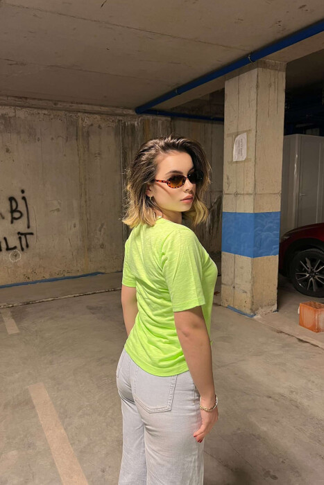 T-SHIRT NJË NGJYRËSHE PËR FEMRA NË NGJYRË NEON - 4
