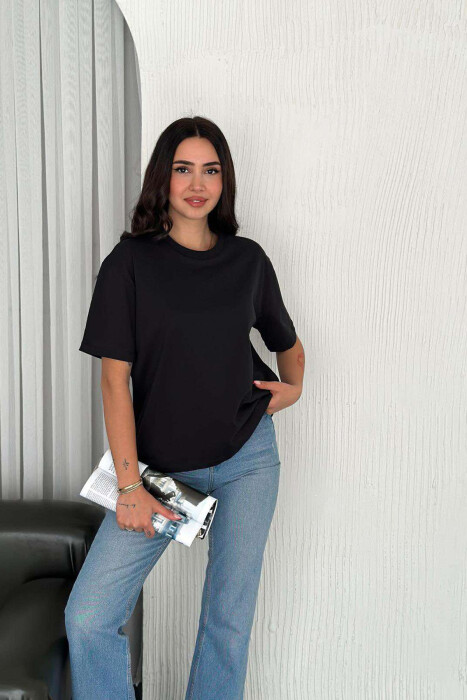 T-SHIRT PËR FEMRA NË NGJYRËN E ZEZË - 2